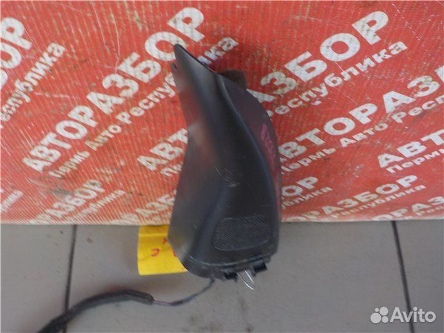 Уголок двери передний левый Volkswagen Golf plus