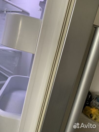 Холодильник Samsung Side by Side