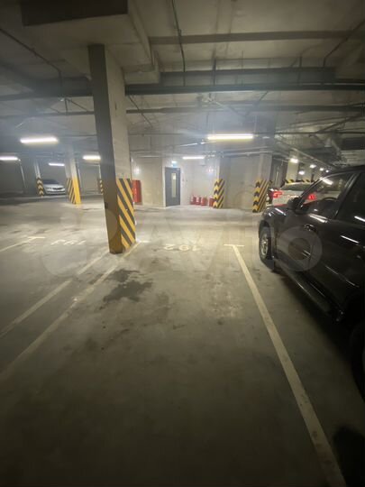 Машиноместо, 13 м²