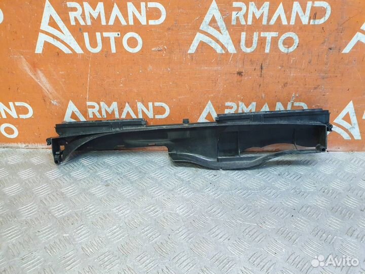 Воздуховод радиатора верхний Volkswagen Jetta 7