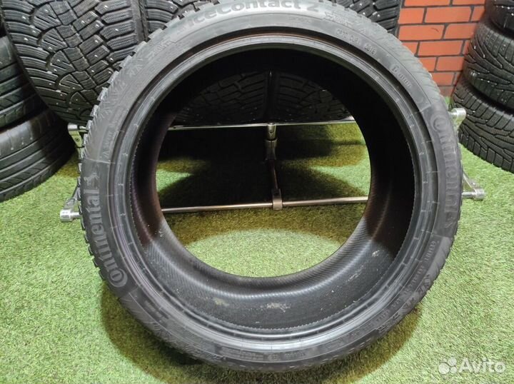 Continental IceContact 2 295/35 R21 107T