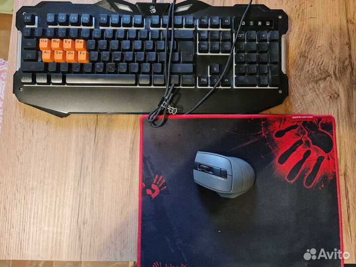 Клавиатура мышь коврик
