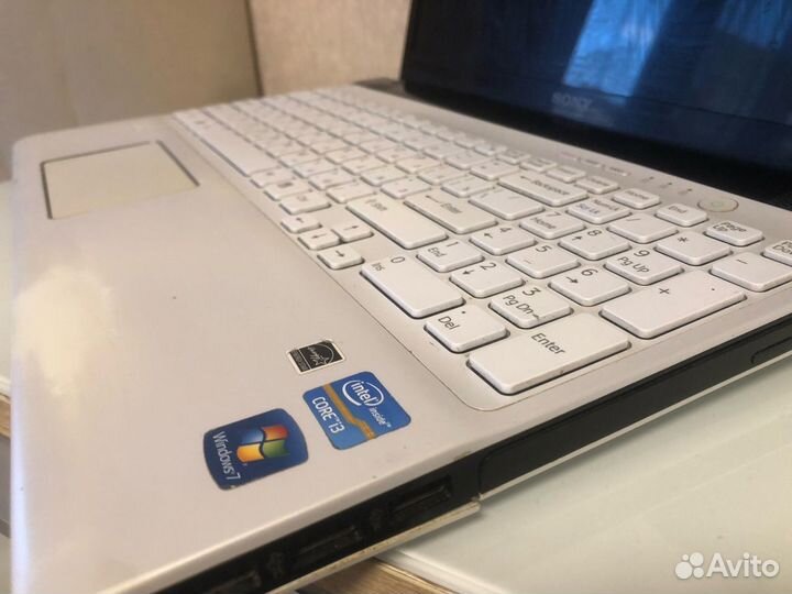 Ноутбук Sony Vaio SVE151D11V