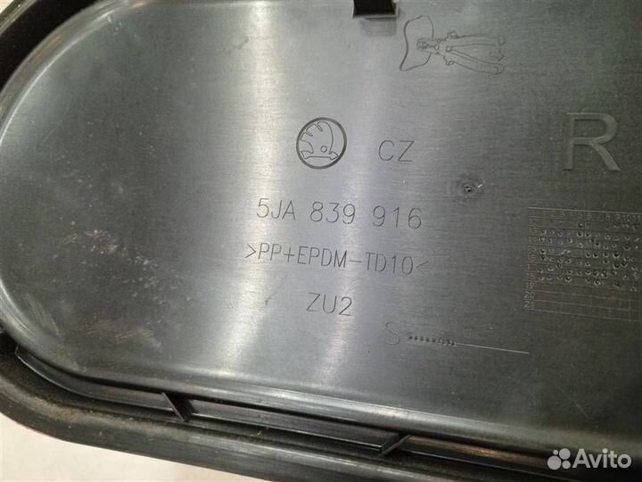 Заглушка Skoda Rapid 2012