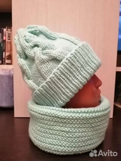 Женская шапка со снудом