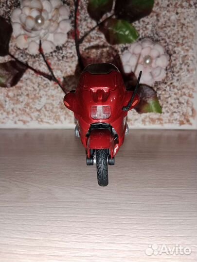 Модель мотоцикла (BMW R1100RT)