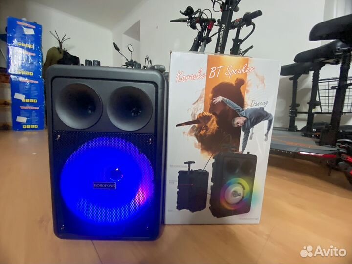 Мощная беспроводная колонка с караоке и басами