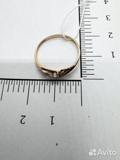 Золотое кольцо с камнем 16,5р