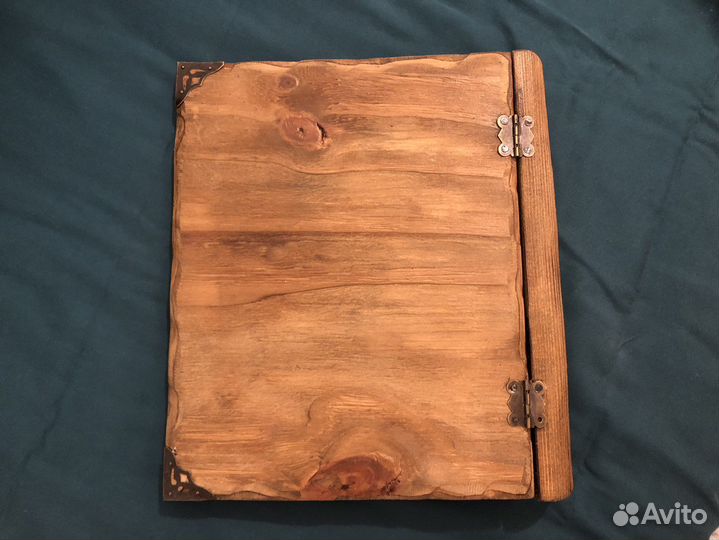 Альбом для фотографий из дерева с рисунком льва