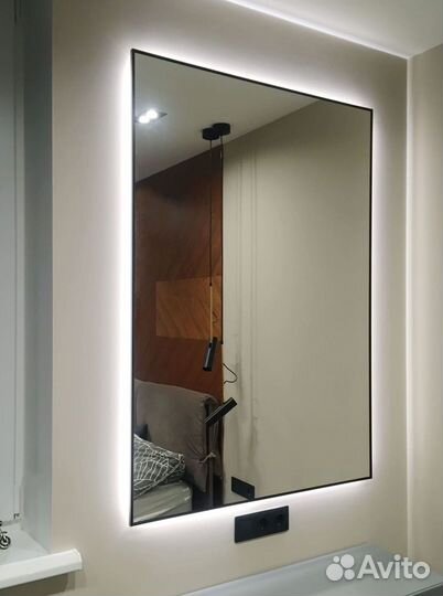 Полукруглое зеркало с подсветкой