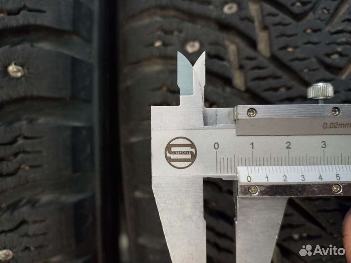 Nokian Tyres Hakkapeliitta 8 SUV 215/65 R16 102T