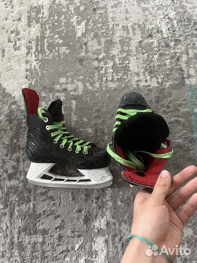 Хоккейные коньки bauer