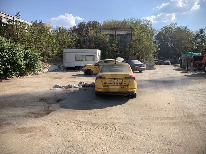 Машиноместо, > 30 м²