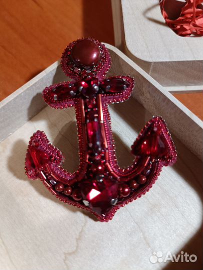 Брошь ручной работы якорь