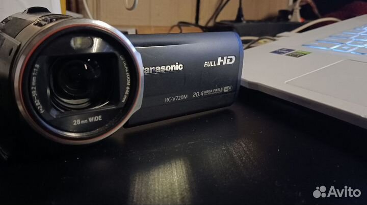 Видеокамера Panasonic hc v720