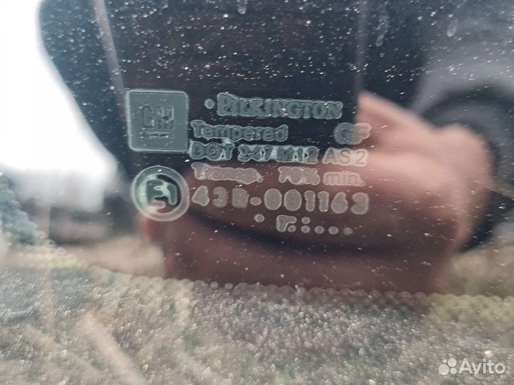 Стекло заднее Opel Astra H седан