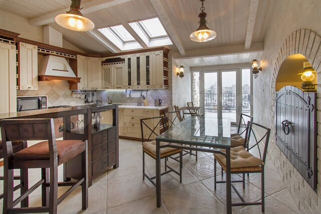 3-к. квартира, 130 м², 6/6 эт.