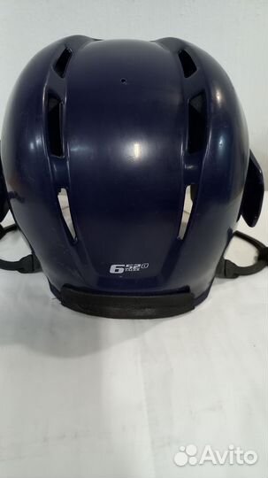 Хоккейный шлем