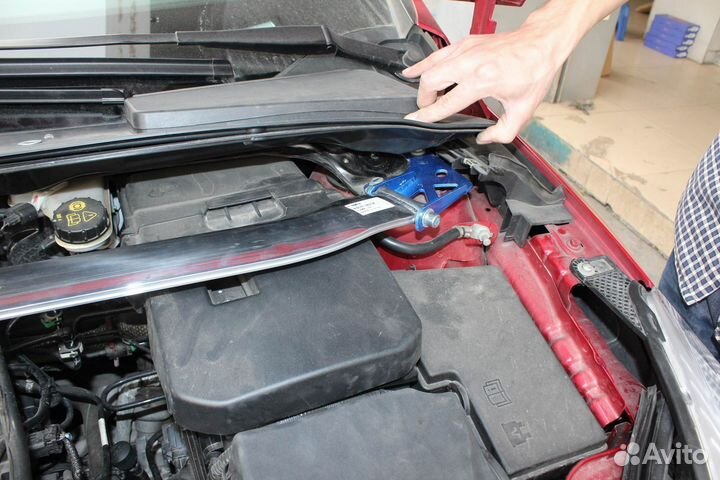 Распорка передняя Ford Focus 2 2004 - 2011