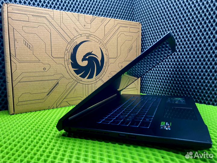 Мощный,на гарантии с наушниками м мышкой ноутбук