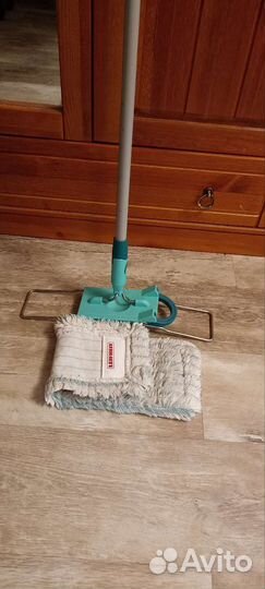 Швабра Leifheit с фирменной насадкой-тряпкой