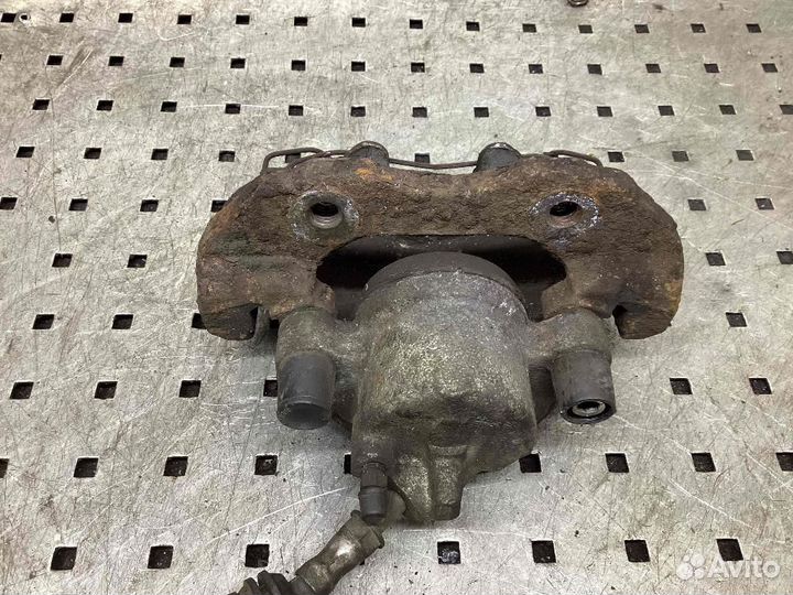 Суппорт передний правый Ford C-MAX