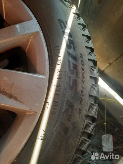 Pirelli Ice Zero 2 215/55 R16