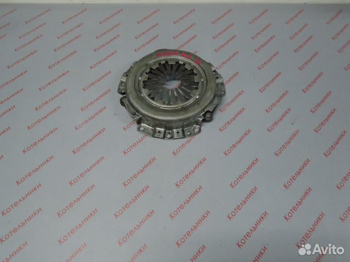 Nissan 30210-57Y05 Корзина сцепления