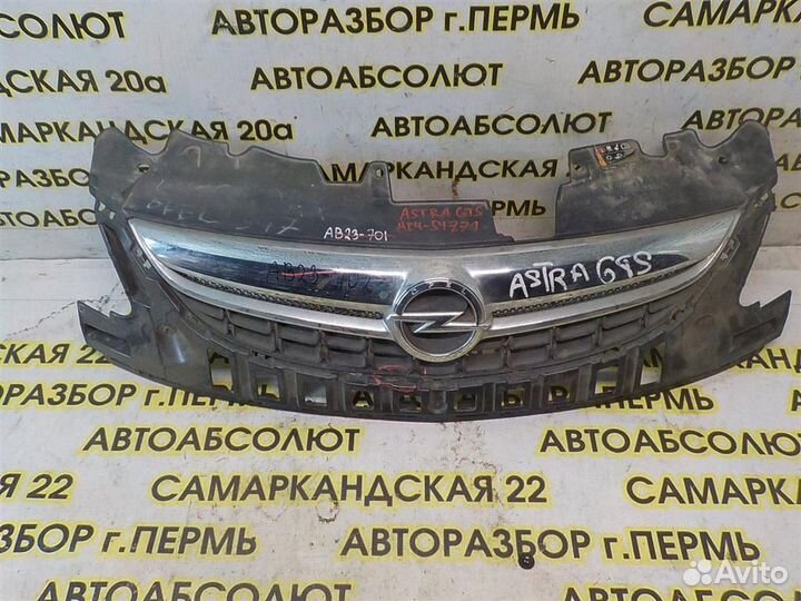 Решетка радиатора Opel Astra J 2009-2015