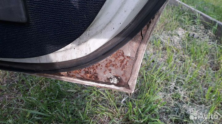 Дверь задняя левая toyota crown ls136