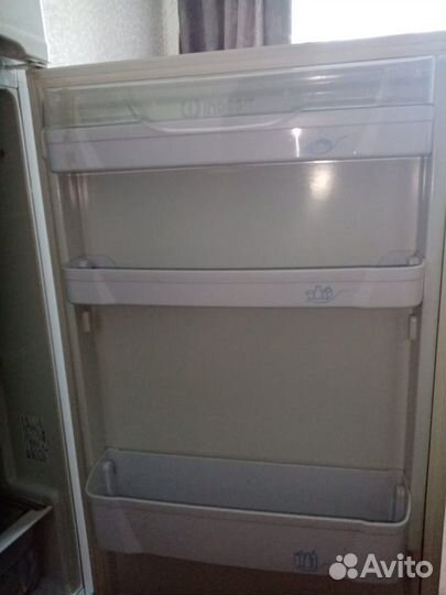Холодильник бу indesit