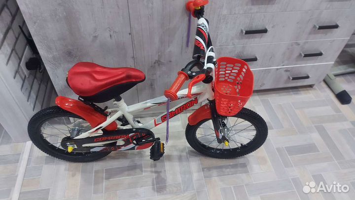 Продаю велосипед четырёх колёсный