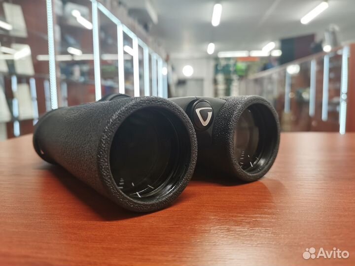 Бинокль Vanguard endeavor ED 10х42, призмы roof