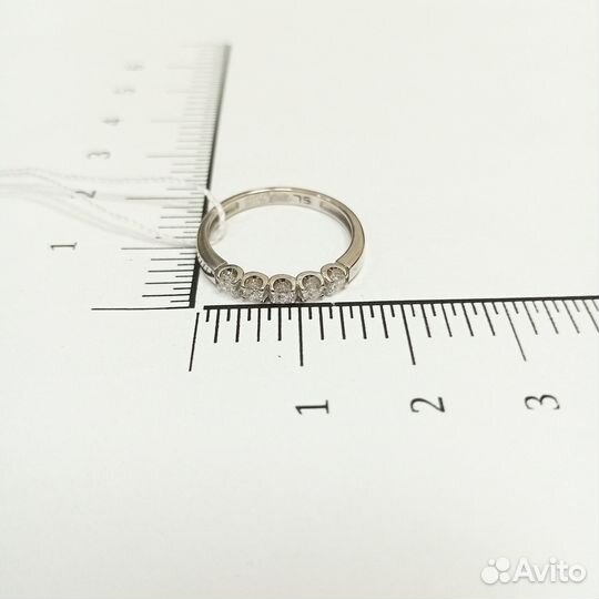 Золотое кольцо с камнем 15р