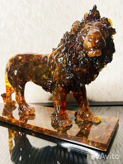 Янтарный лев,лев из янтаря