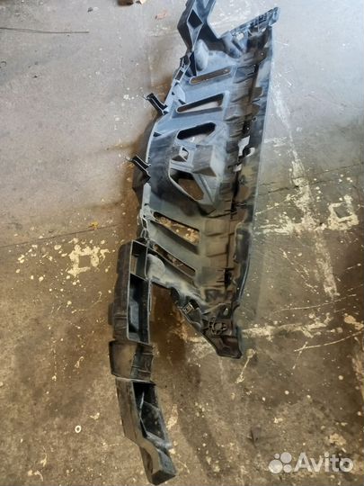 Кронштейн крепления переднего бампера Peugeot 308