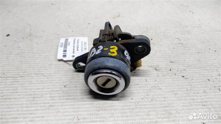 Кнопка открывания багажника личинка Audi 90 В2 85