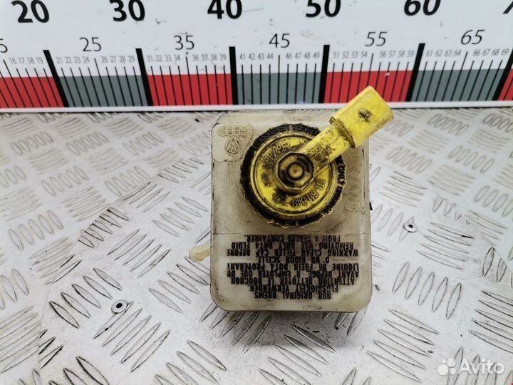 Бачок тормозной жидкости для Volkswagen Beetle 2