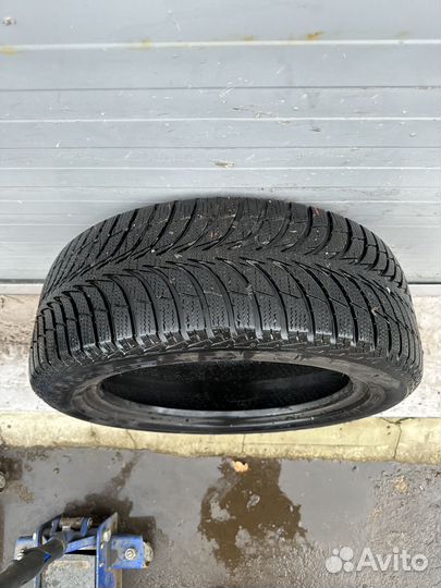 Goodyear UltraGrip 215/55 R17 94T