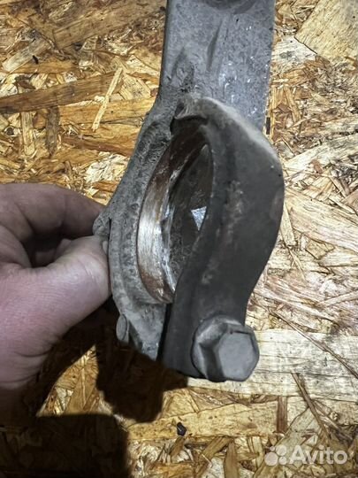 Кронштей подвесного подшибника Рено Меган 2