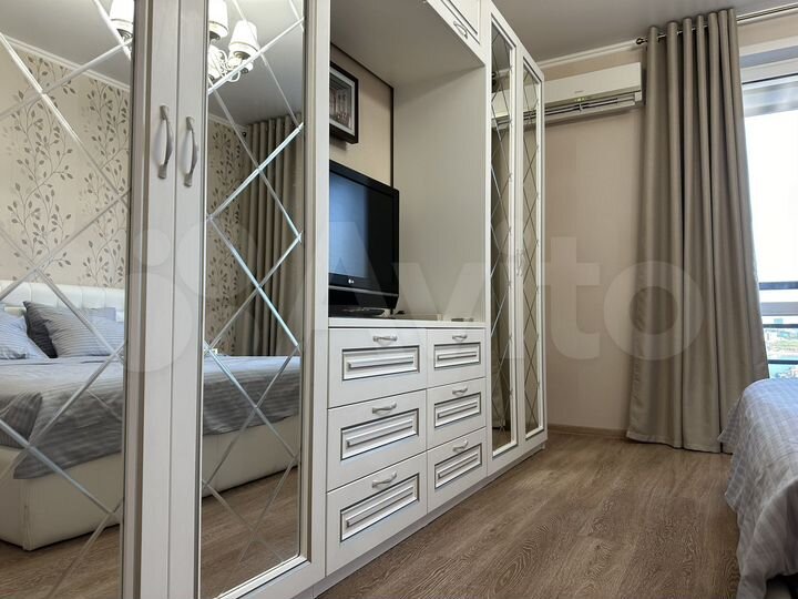 2-к. квартира, 90 м², 14/14 эт.