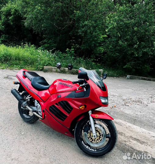 Suzuki RF 400R