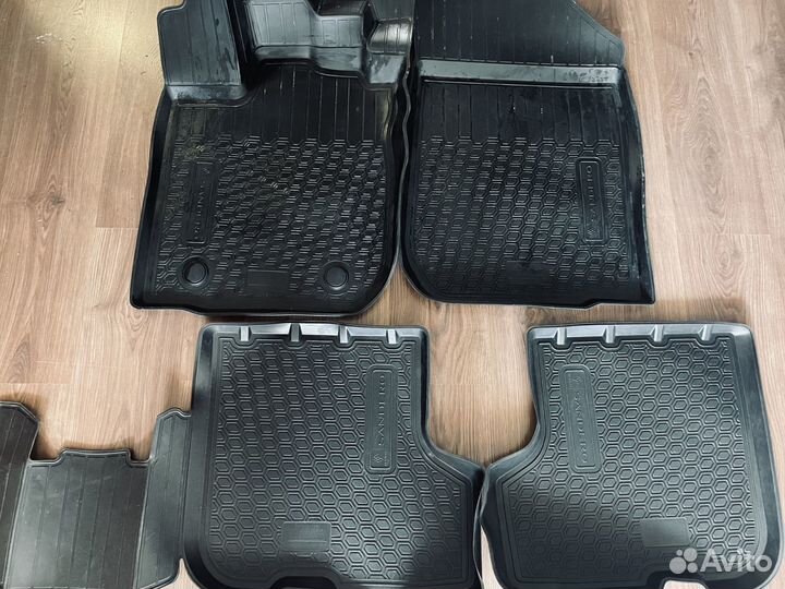 Автомобильные коврики резиновые