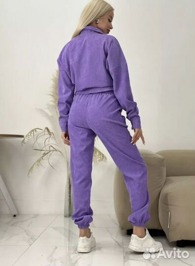 Стильный вельветовый костюм