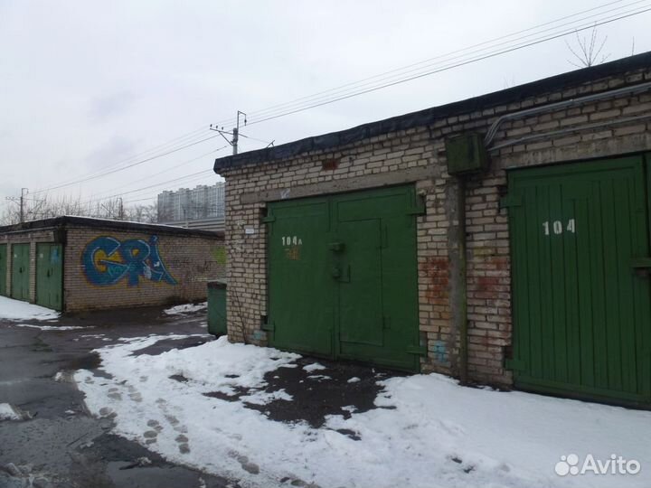 Кирпичный гараж, 17 м²