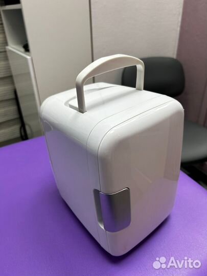 Мини-холодильник для косметики и лекарств