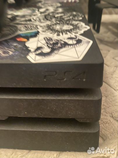Игровая приставка ps4 pro