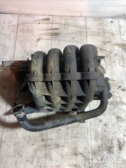 Коллектор впускной Skoda Octavia A4 Tour 1.4 BCA