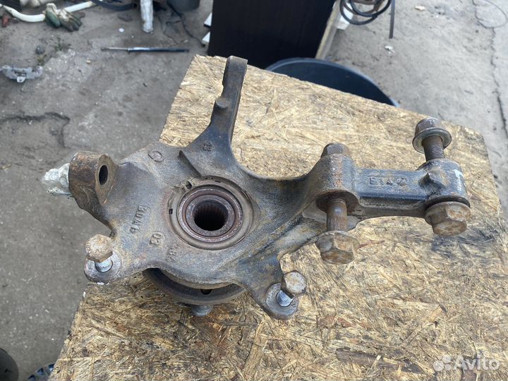 Поворотный кулак renault laguna 2