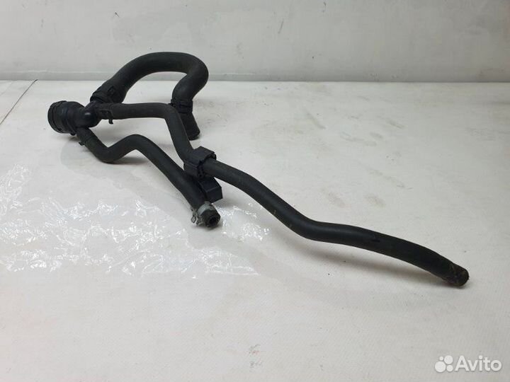 Патрубок системы охлаждения Volkswagen Jetta 6 1.4